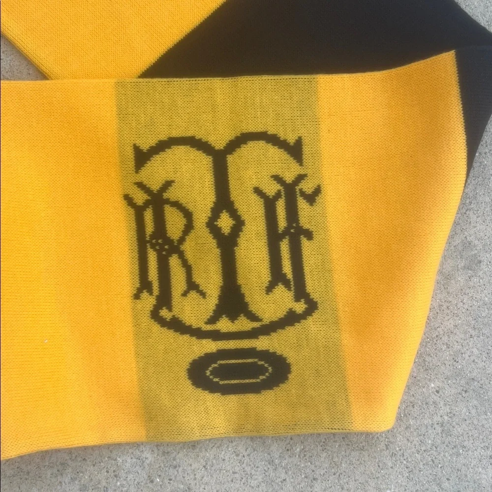 KooGa Made For Rugby Black/Yellow Striped Knit Scarf
